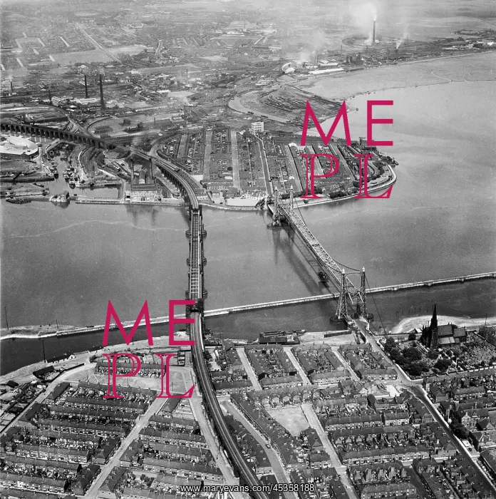 : Widnes, Halton, Cheshire. The Runcorn Railway Bridge and Widnes Transporter Bridge : Widnes, Halton, Cheshire. The Runcorn Railway Bridge and Widnes Transporter Bridge