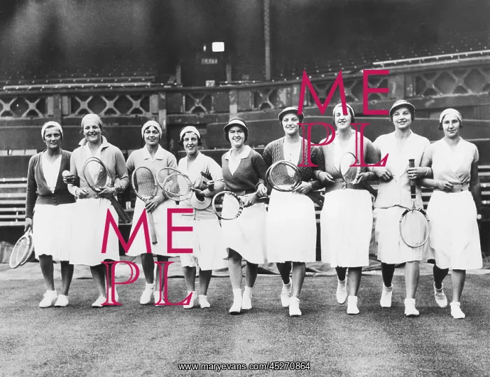 : Wightman Cup teams at Wimbledon during a practice : Wightman Cup teams at Wimbledon during a practice