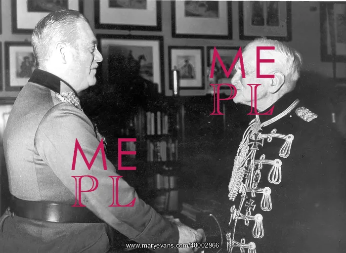 : Wilhelm Keitel congratulates August von Mackensen, 1944 : Wilhelm Keitel congratulates August von Mackensen, 1944
