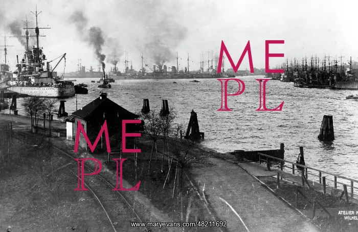 : In Wilhelmshaven port, 1918 : In Wilhelmshaven port, 1918