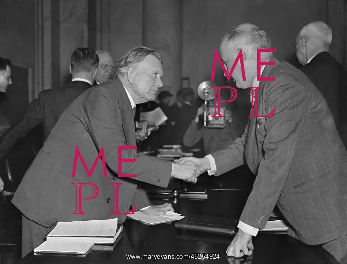 : William Borah greets former Brain Truster Raymond : William Borah greets former Brain Truster Raymond