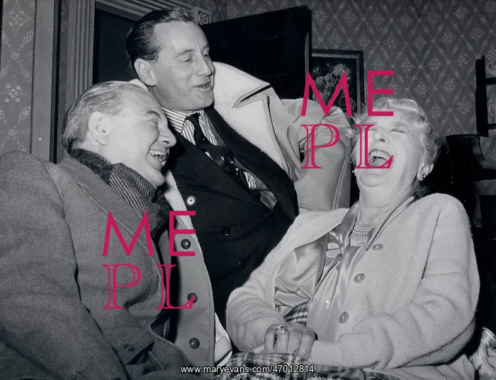 : William Douglas-Home, Naunton Wayne, Sybil Thorndike : William Douglas-Home, Naunton Wayne, Sybil Thorndike