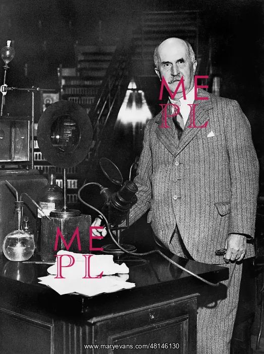 : William Henry Bragg in an auditorium, 1935 : William Henry Bragg in an auditorium, 1935