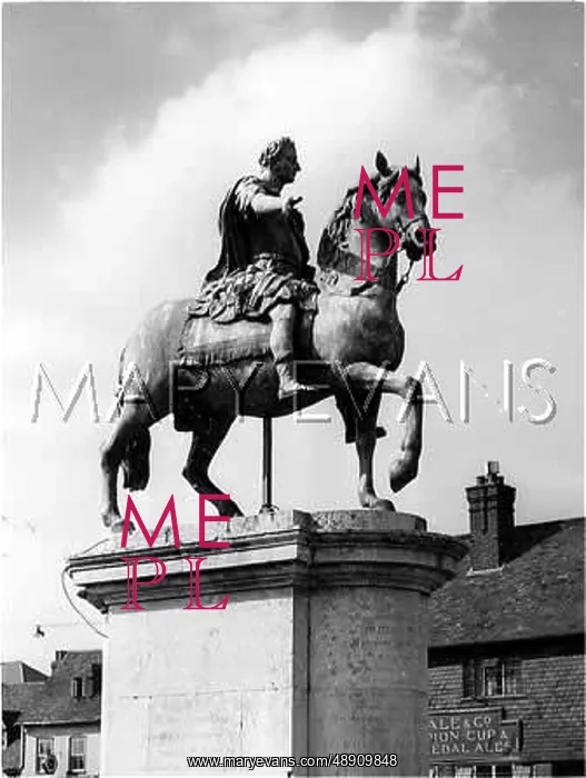 : WILLIAM III STATUE : WILLIAM III STATUE