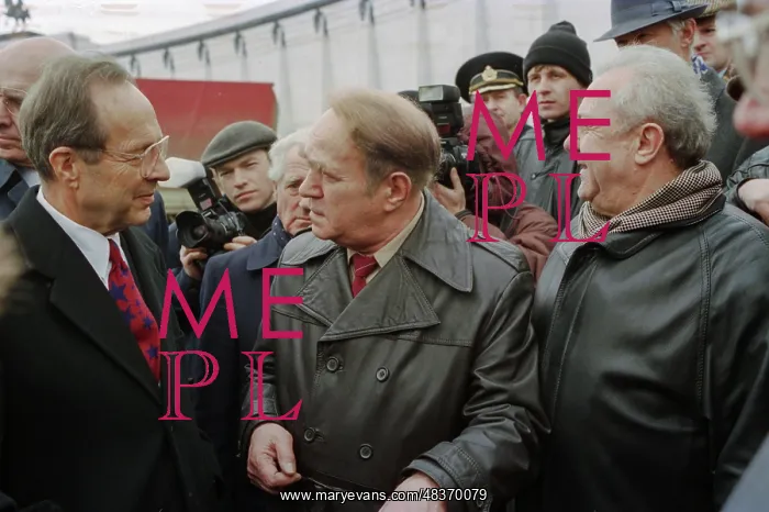 : William Perry visits Russia : William Perry visits Russia