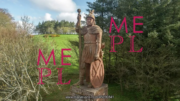 : William Wallace statue, Bemersyde, Borders, Scotland : William Wallace statue, Bemersyde, Borders, Scotland