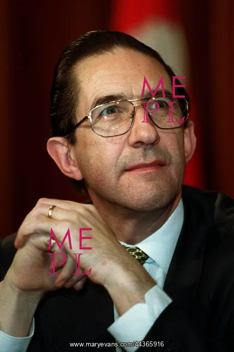  : Willy Claes