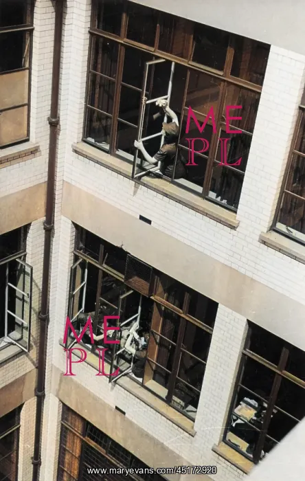 : WINDOW CLEANING GIRLS : WINDOW CLEANING GIRLS