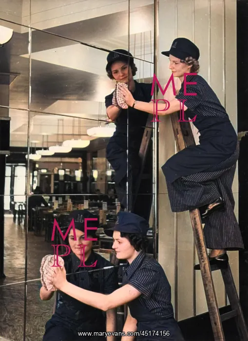 : WINDOW CLEANING GIRLS : WINDOW CLEANING GIRLS