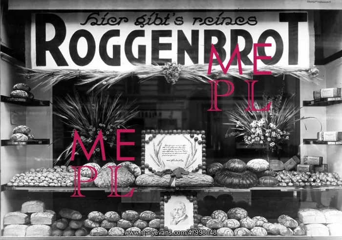 : Window display of a bakery : Window display of a bakery