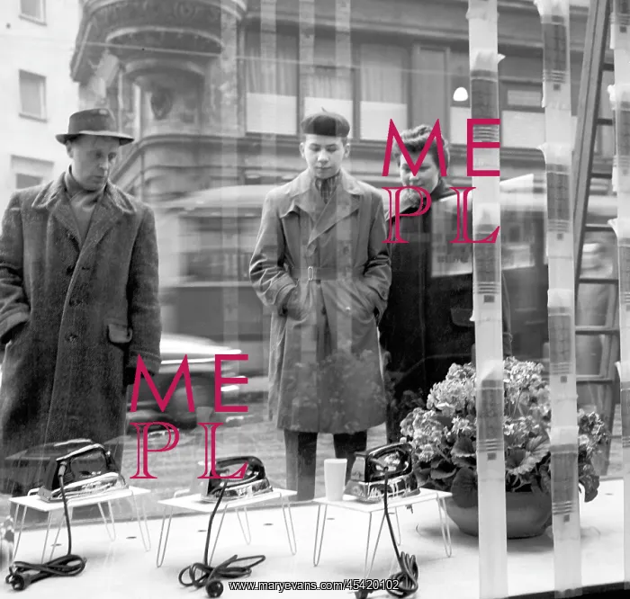 : Window display - surprise - curiosity : Window display - surprise - curiosity