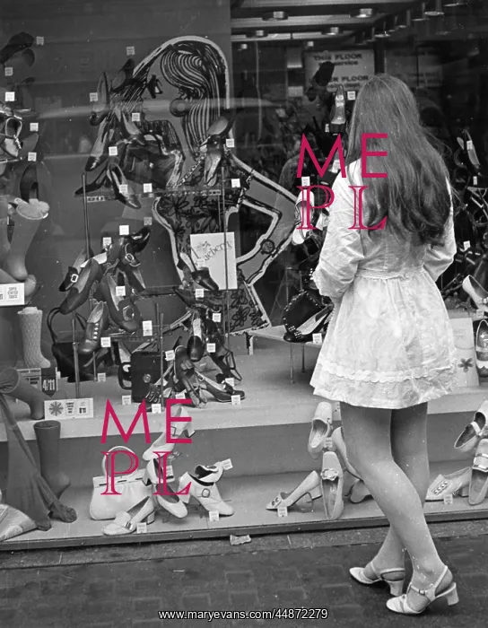 : WINDOW SHOPPING : WINDOW SHOPPING