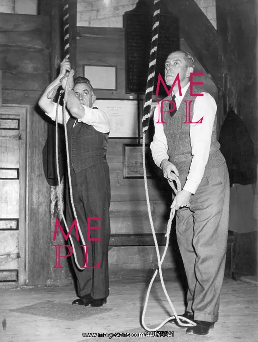 : WINDSOR BELL RINGERS : WINDSOR BELL RINGERS