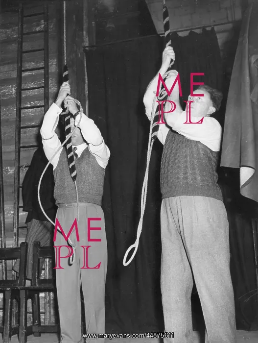 : WINDSOR BELL RINGERS : WINDSOR BELL RINGERS
