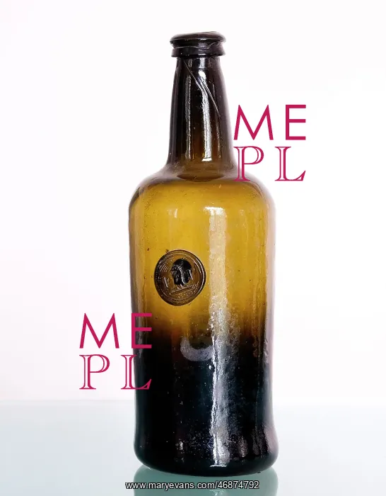 : Wine bottle with seal I T : Wine bottle with seal I T
