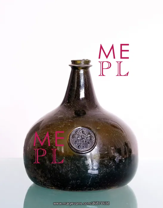 : Wine bottle with shield seal : Wine bottle with shield seal