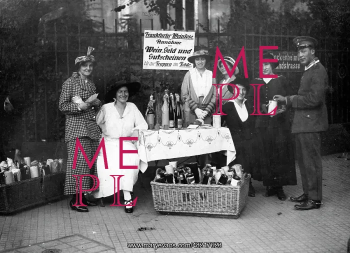: Wine collection in Frankfurt, 1915 : Wine collection in Frankfurt, 1915