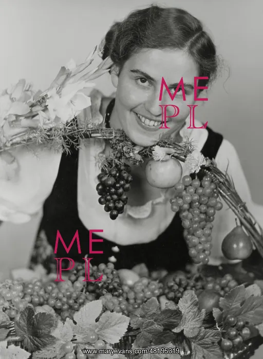 : The Wine Queen Elizabeth Fitz, 1936 : The Wine Queen Elizabeth Fitz, 1936