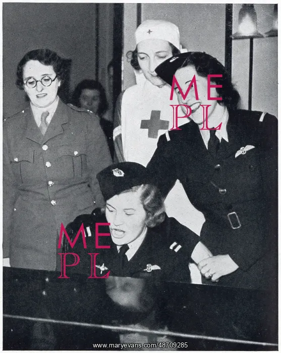 : Winifred Crossley and Pauline Gower : Winifred Crossley and Pauline Gower