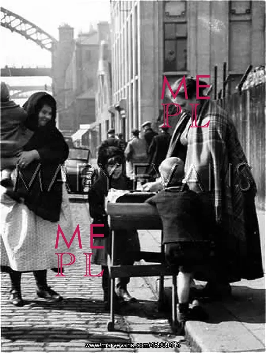 : WINKLE SELLER 1930S : WINKLE SELLER 1930S