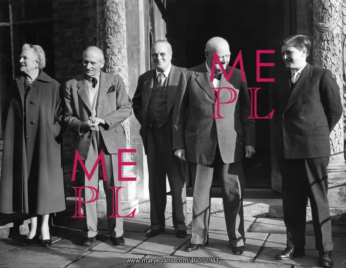 : Winston Churchill : Winston Churchill