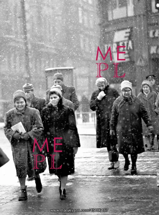 : Winter in Prague - snow flakes - coats - cold - winter : Winter in Prague - snow flakes - coats - cold - winter
