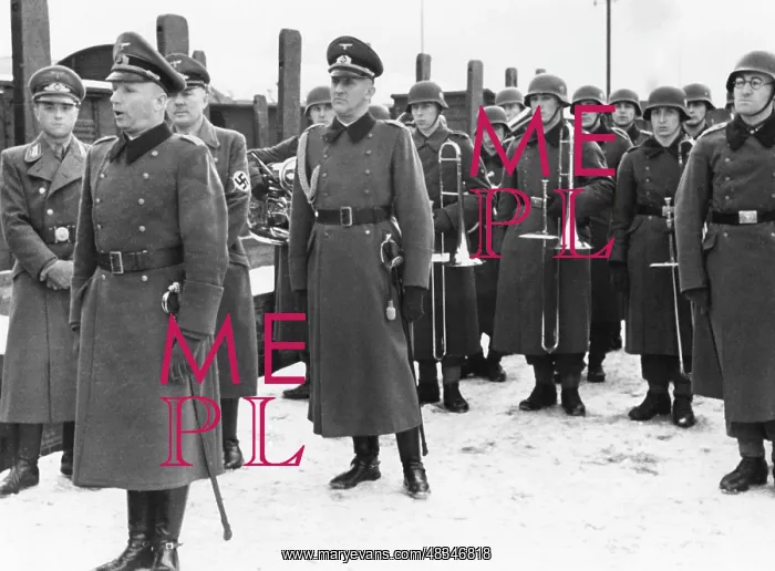 : Winter wool collection in Prague, 1942 : Winter wool collection in Prague, 1942
