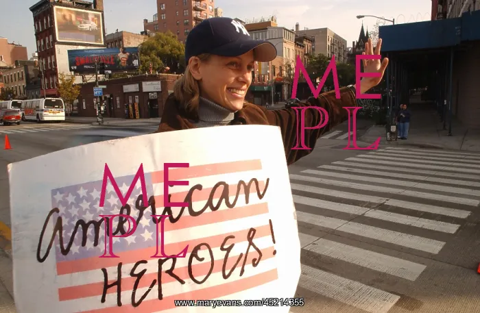 : Well wishers demonstrate their support for ? : Well wishers demonstrate their support for ?