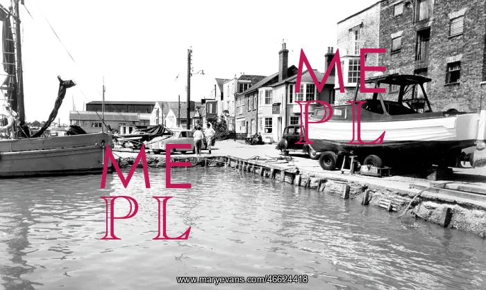 : Wivenhoe, the Quay c1960