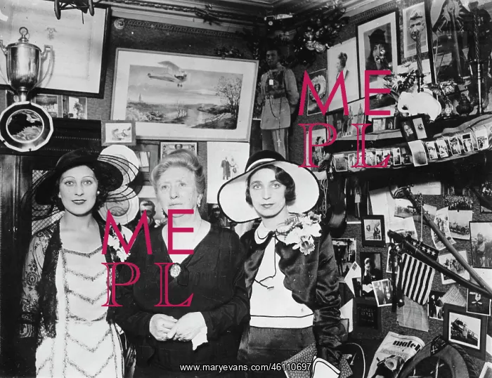 : The wives of the French ocean pilots : The wives of the French ocean pilots