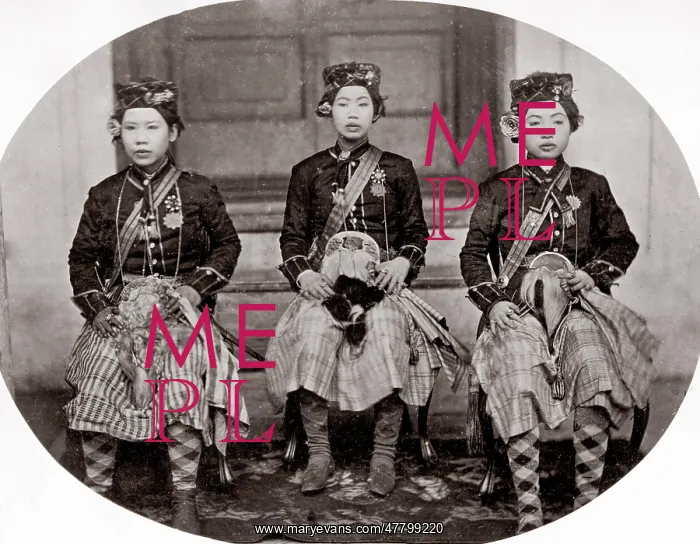 : Wives of King Mongkut ? in guards uniforms Siam, Thailand : Wives of King Mongkut ? in guards uniforms Siam, Thailand