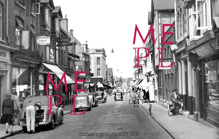  : Woking, Chertsey Road c1955
