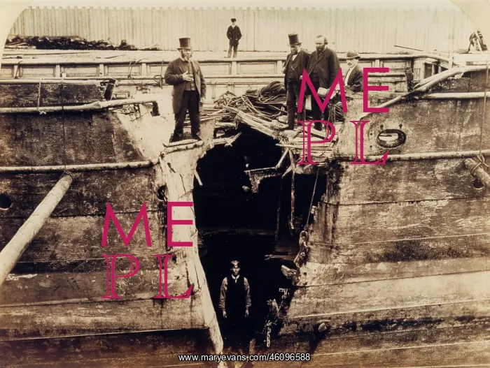 : ?Wolf? paddle steamer struck by Fleetwood steamer : ?Wolf? paddle steamer struck by Fleetwood steamer