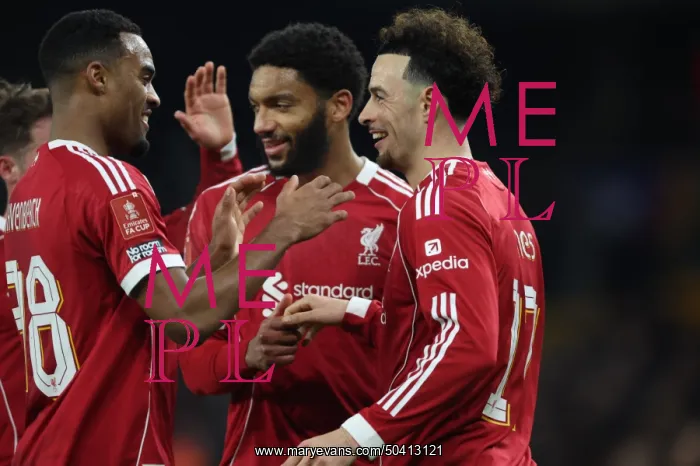 : Wolverhampton Wanderers v Liverpool - Emirates FA Cup Fifth Round : Wolverhampton Wanderers v Liverpool - Emirates FA Cup Fifth Round