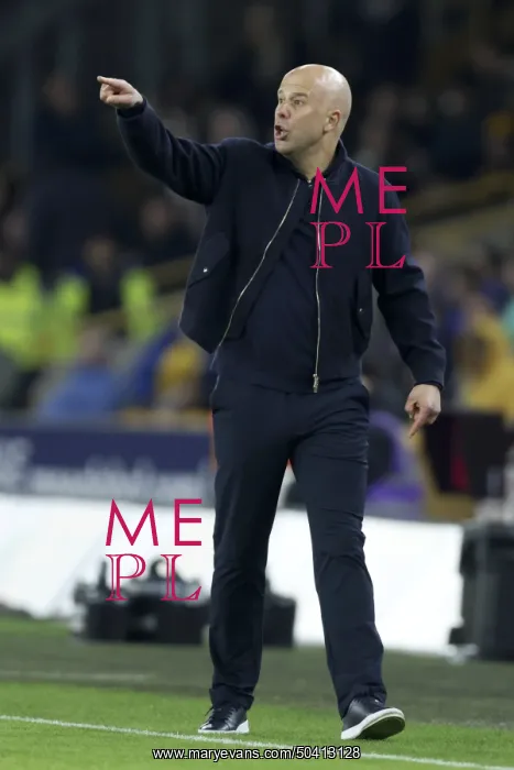 : Wolverhampton Wanderers v Liverpool - Emirates FA Cup Fifth Round : Wolverhampton Wanderers v Liverpool - Emirates FA Cup Fifth Round