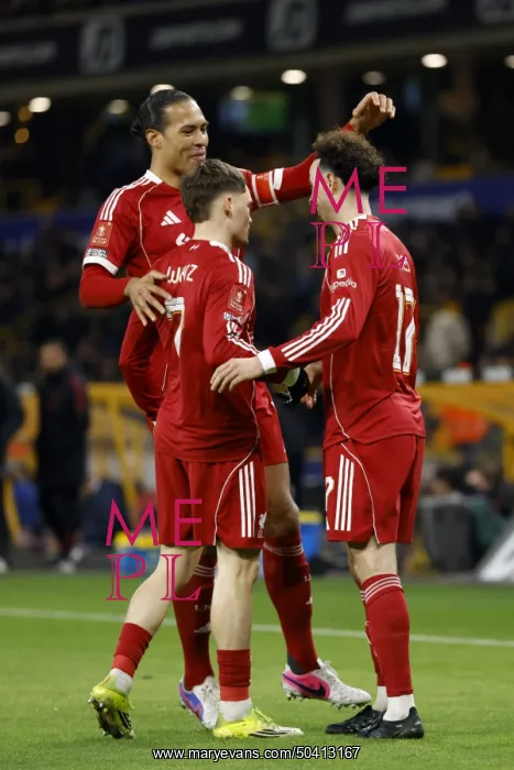 : Wolverhampton Wanderers v Liverpool - Emirates FA Cup Fifth Round : Wolverhampton Wanderers v Liverpool - Emirates FA Cup Fifth Round