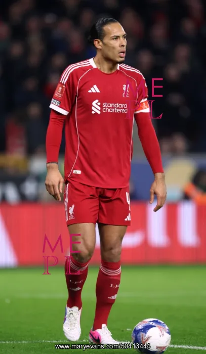 : Wolverhampton Wanderers v Liverpool - Emirates FA Cup Fifth Round : Wolverhampton Wanderers v Liverpool - Emirates FA Cup Fifth Round