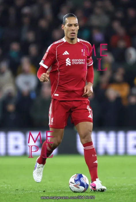 : Wolverhampton Wanderers v Liverpool - Emirates FA Cup Fifth Round : Wolverhampton Wanderers v Liverpool - Emirates FA Cup Fifth Round
