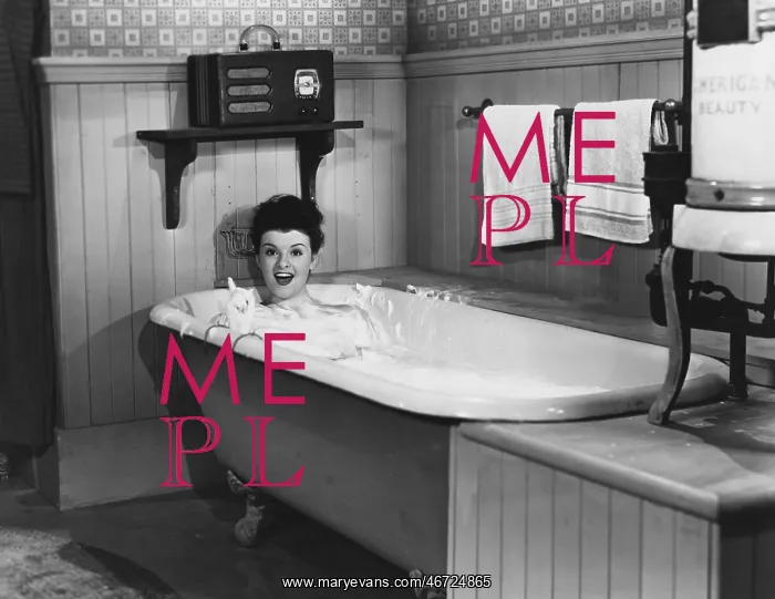 : Woman in bathtub : Woman in bathtub