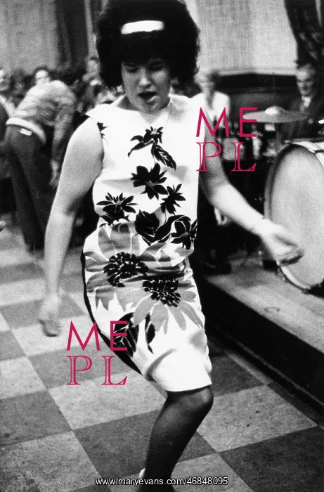 : Woman dancing in pub : Woman dancing in pub
