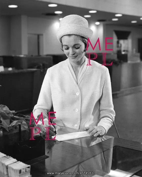 : Woman Doing Banking Business : Woman Doing Banking Business