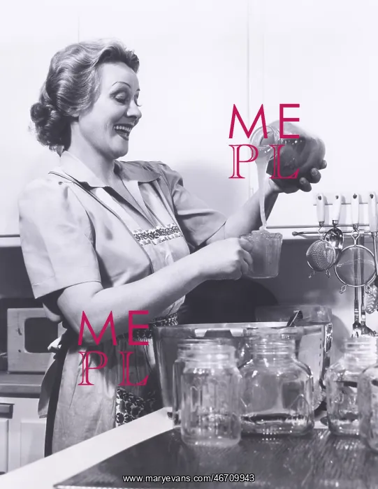  : Woman measuring preserves
