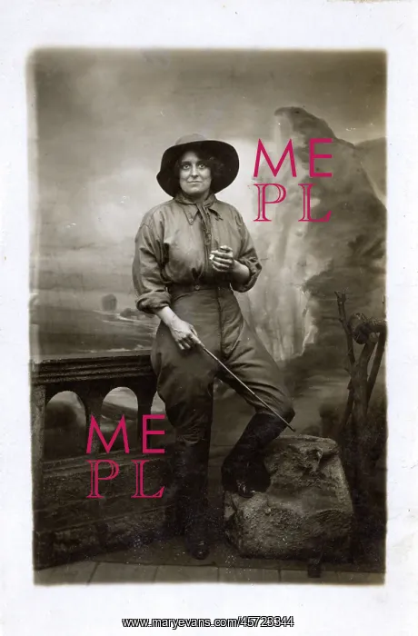 : A Woman posing as a frontiersperson in a studio : A Woman posing as a frontiersperson in a studio