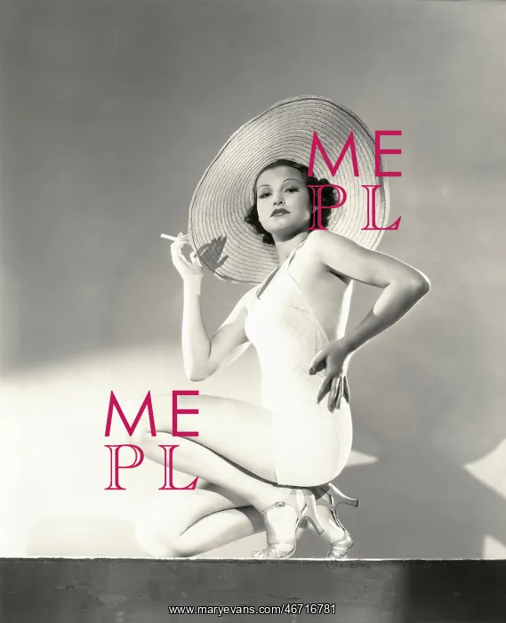  : Woman posing in a wide brim hat -