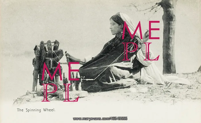 : Woman spinning - India : Woman spinning - India