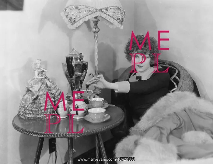 : Woman with urn and teacups : Woman with urn and teacups
