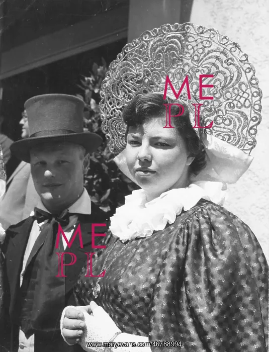 : Woman in Vorarlberg costume : Woman in Vorarlberg costume