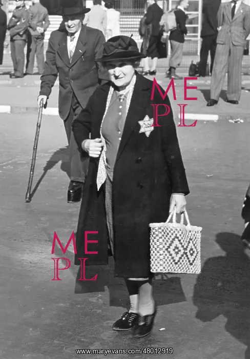 : Woman with yellow star, 1941 : Woman with yellow star, 1941
