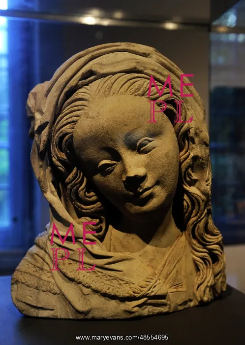 : Woman's head. Stone. Master of Utrecht Woman's Stone Head. 1 : Woman's head. Stone. Master of Utrecht Woman's Stone Head. 1