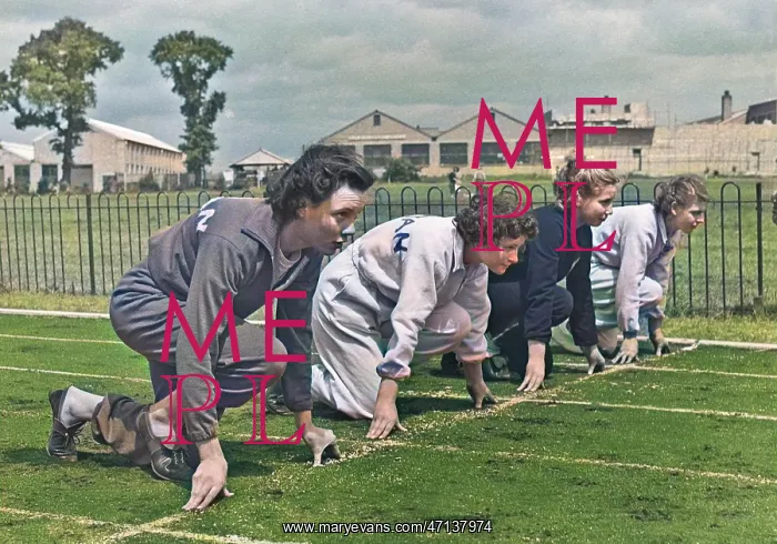 : Women athletes on the starting line : Women athletes on the starting line